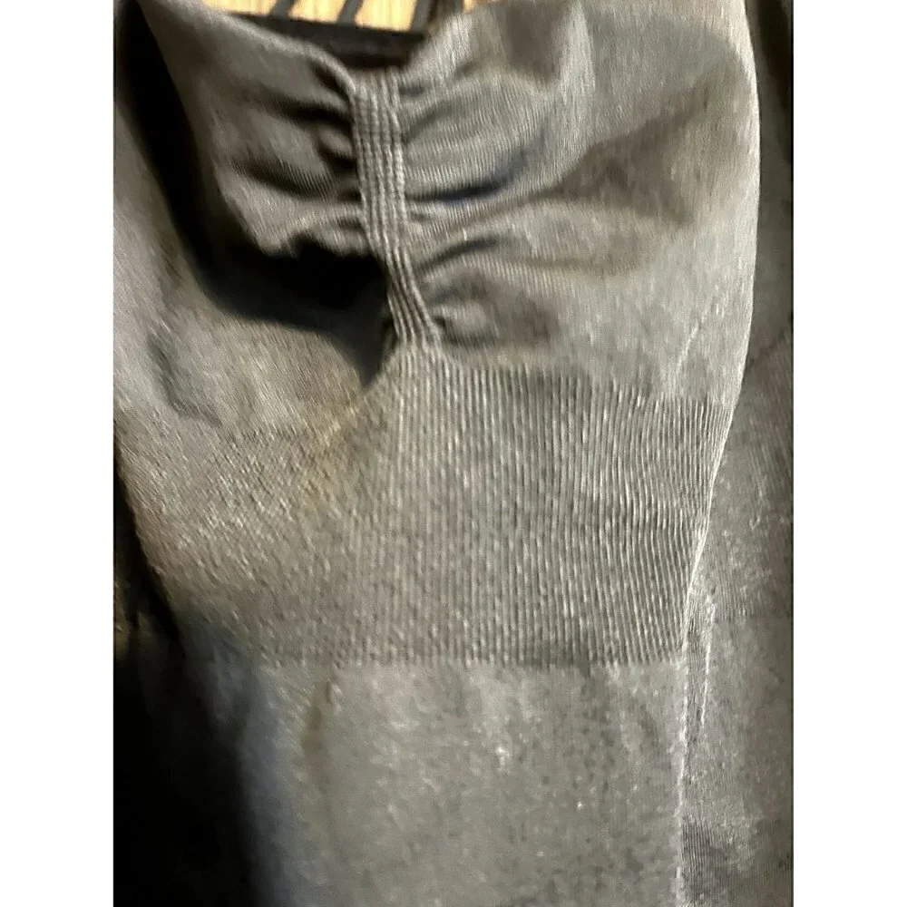 Women's Athleta Exercise Black Top Criss Cross Spaghetti Straps Large - Picture 5 of 5